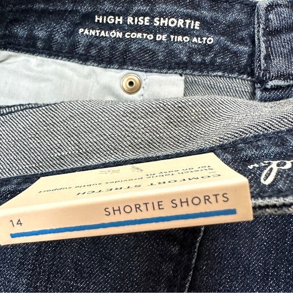 NWT High-Rise Dark Blue Faded Denim Shorts Size 14 - Picture 8 of 11